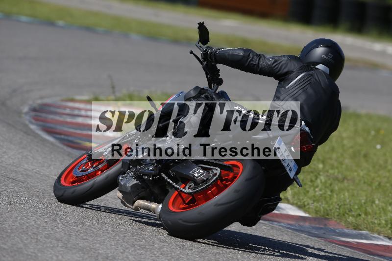 /Archiv-2024/29 12.06.2024 MOTO.CH Track Day ADR/Gruppe gelb/41